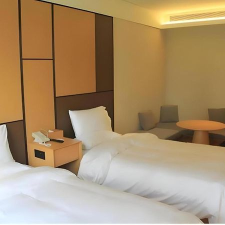 Ji Hotel Shanghai The Bund Tiantong Road Экстерьер фото